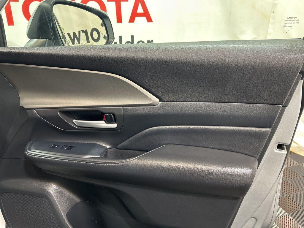 used 2025 Toyota Grand Highlander car, priced at $43,800
