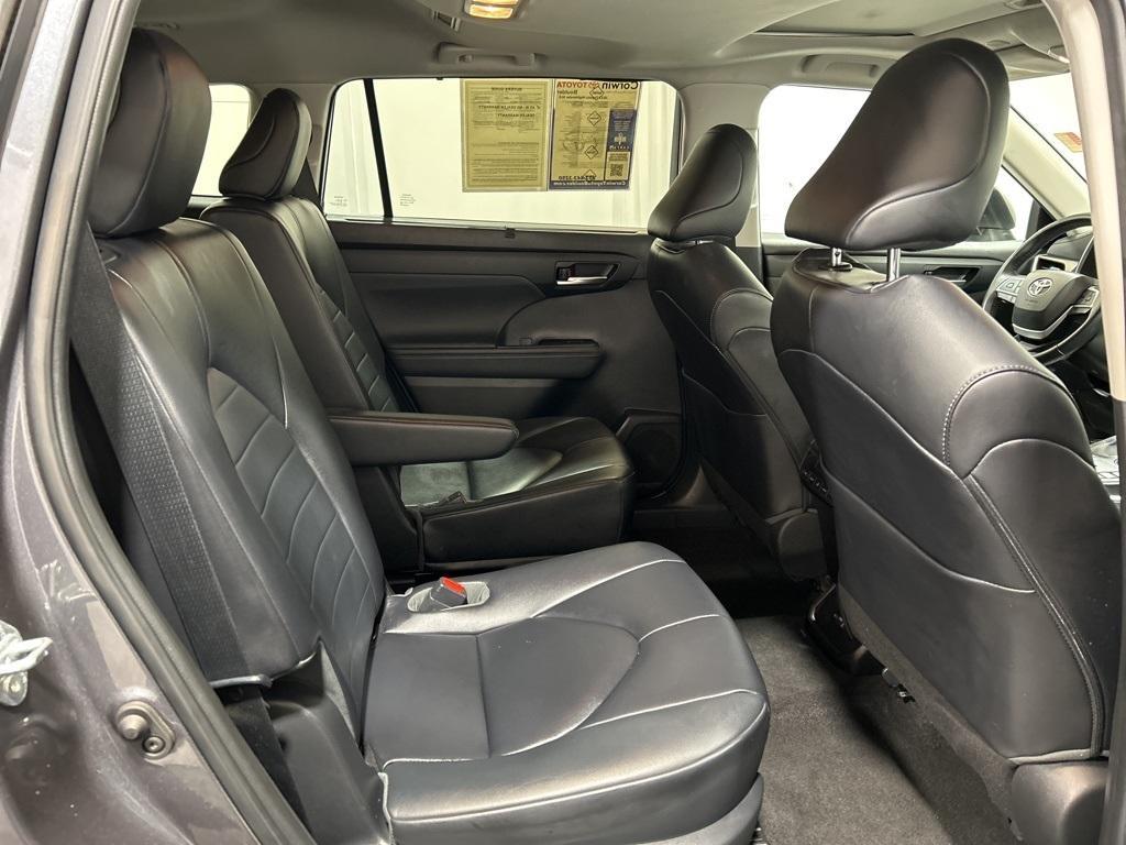 used 2023 Toyota Highlander car, priced at $36,500