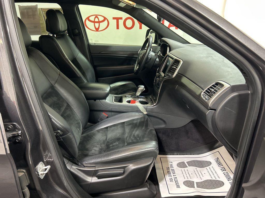 used 2017 Jeep Grand Cherokee car, priced at $12,900