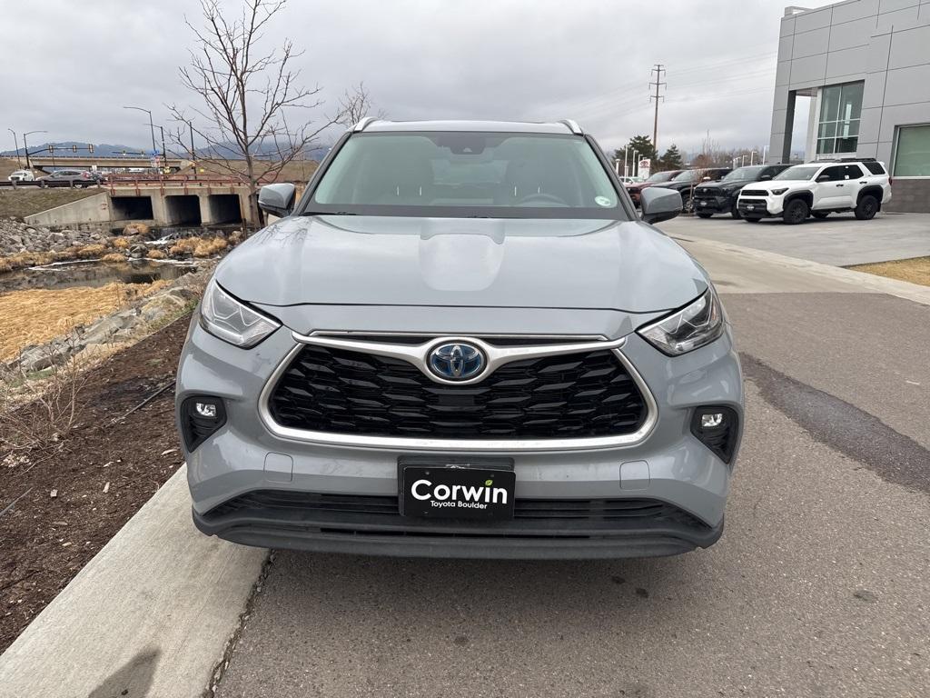 used 2022 Toyota Highlander Hybrid car, priced at $41,900