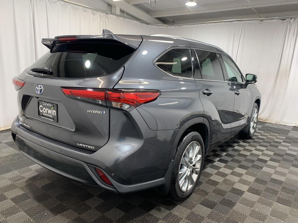 used 2020 Toyota Highlander Hybrid car, priced at $35,900