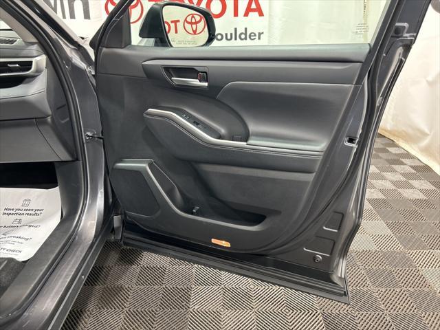 used 2024 Toyota Highlander car, priced at $40,500