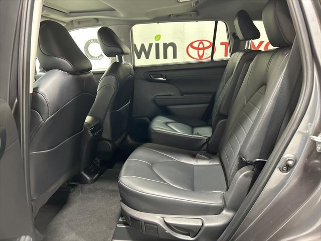used 2024 Toyota Highlander car, priced at $40,500