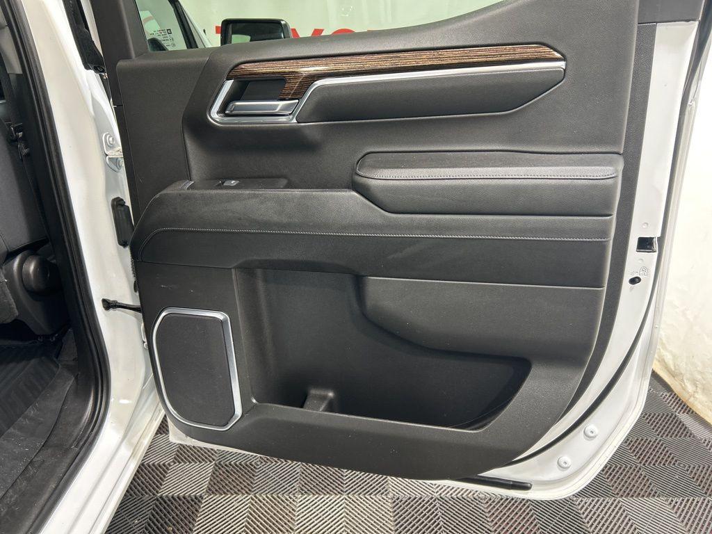 used 2023 GMC Sierra 1500 car, priced at $39,000