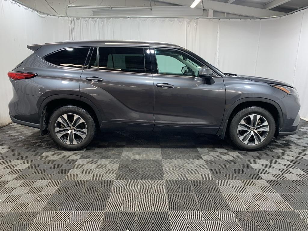 used 2020 Toyota Highlander car, priced at $29,418