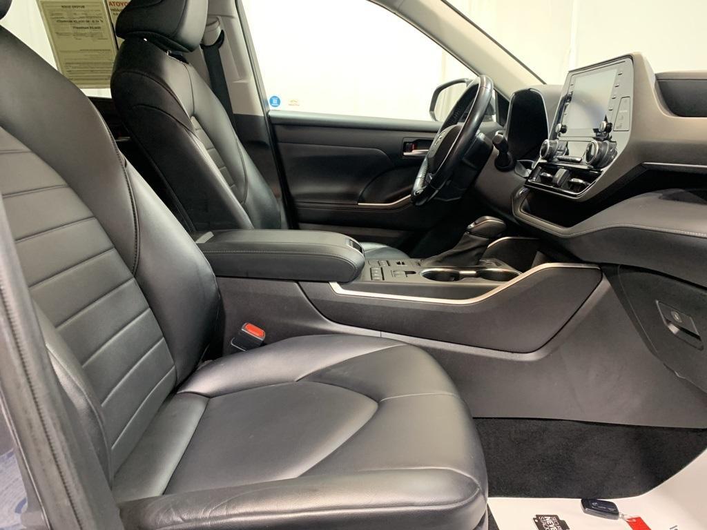 used 2020 Toyota Highlander car, priced at $29,418