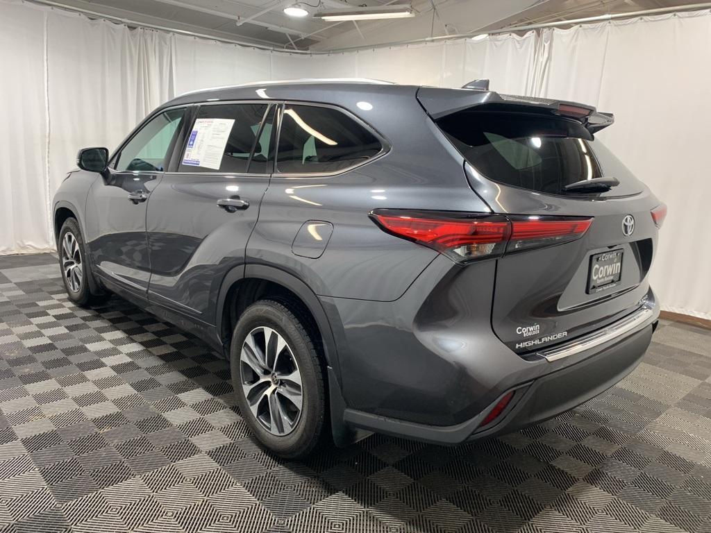 used 2020 Toyota Highlander car, priced at $29,418