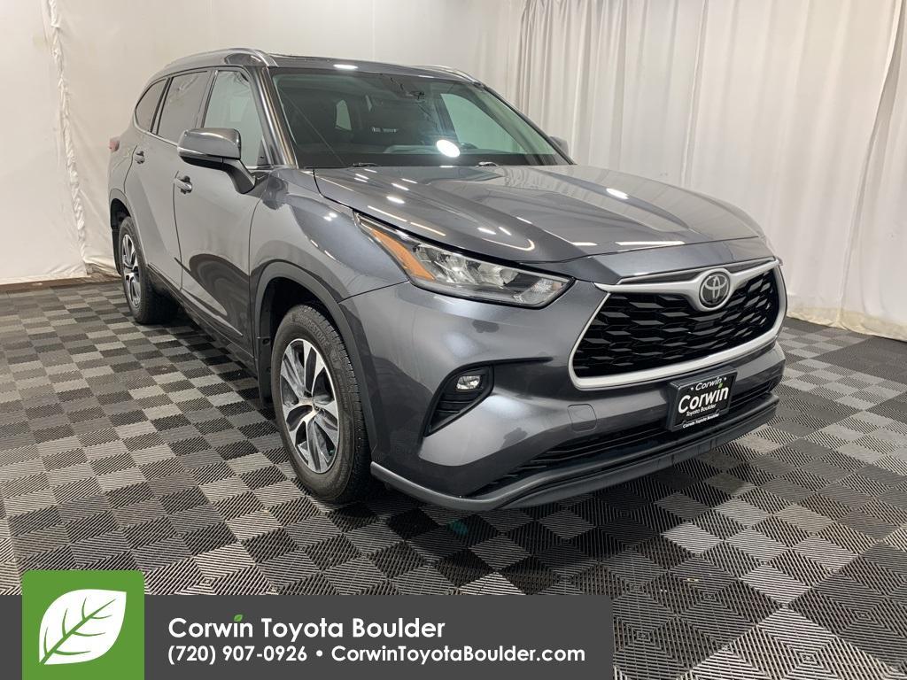 used 2020 Toyota Highlander car, priced at $29,418