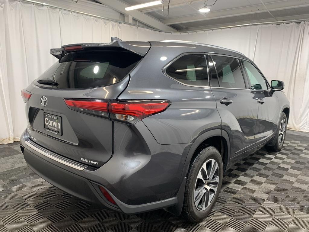 used 2020 Toyota Highlander car, priced at $29,418