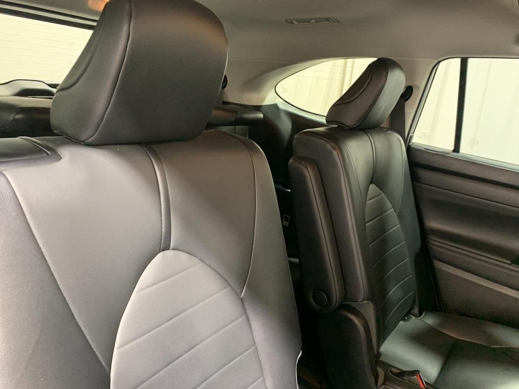 used 2020 Toyota Highlander car, priced at $29,418