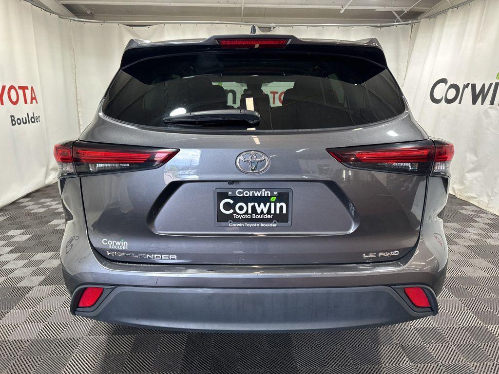used 2024 Toyota Highlander car, priced at $32,650