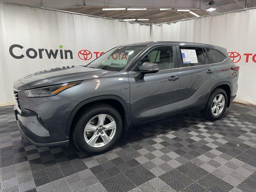 used 2024 Toyota Highlander car, priced at $32,650