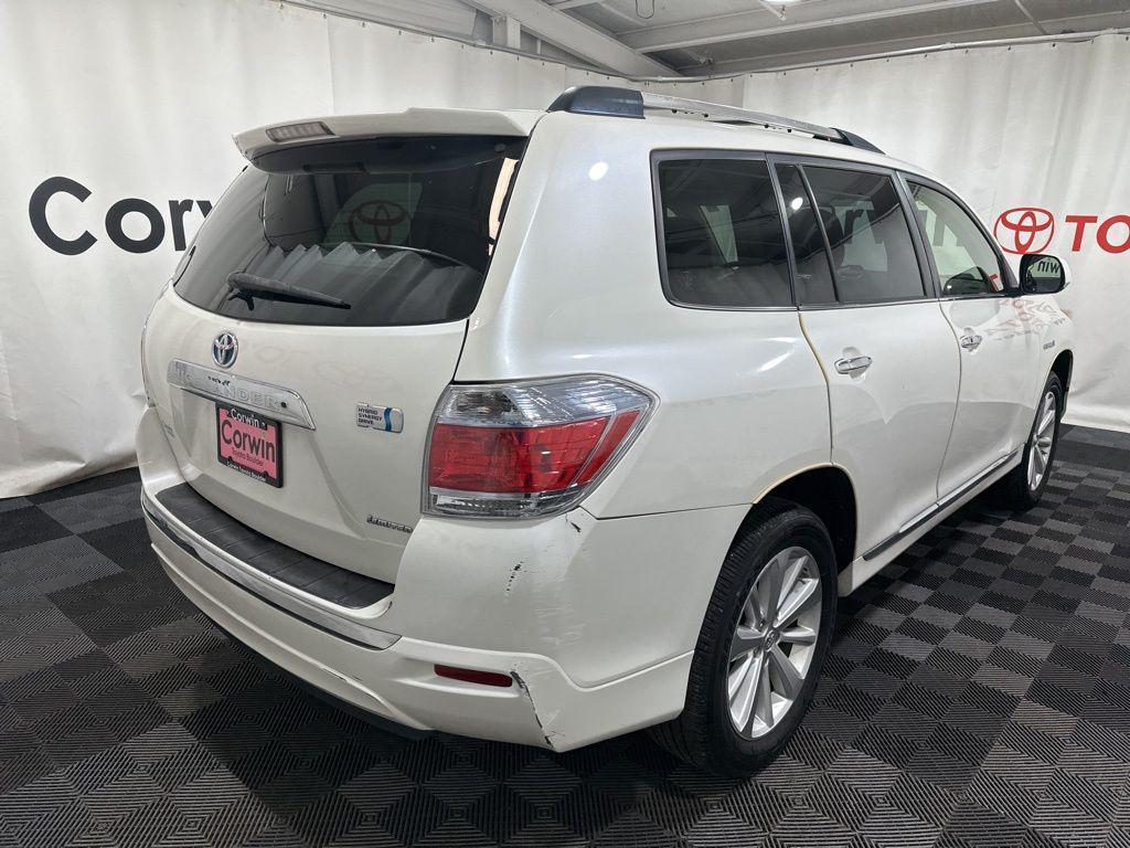 used 2013 Toyota Highlander Hybrid car, priced at $19,000