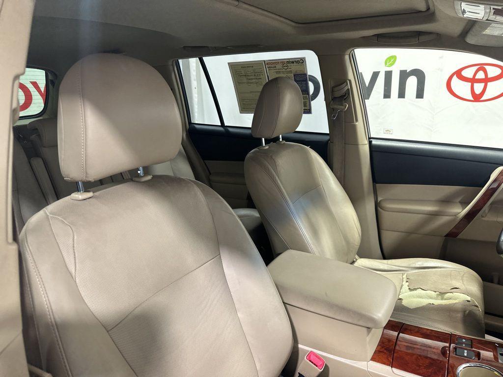 used 2013 Toyota Highlander Hybrid car, priced at $19,000