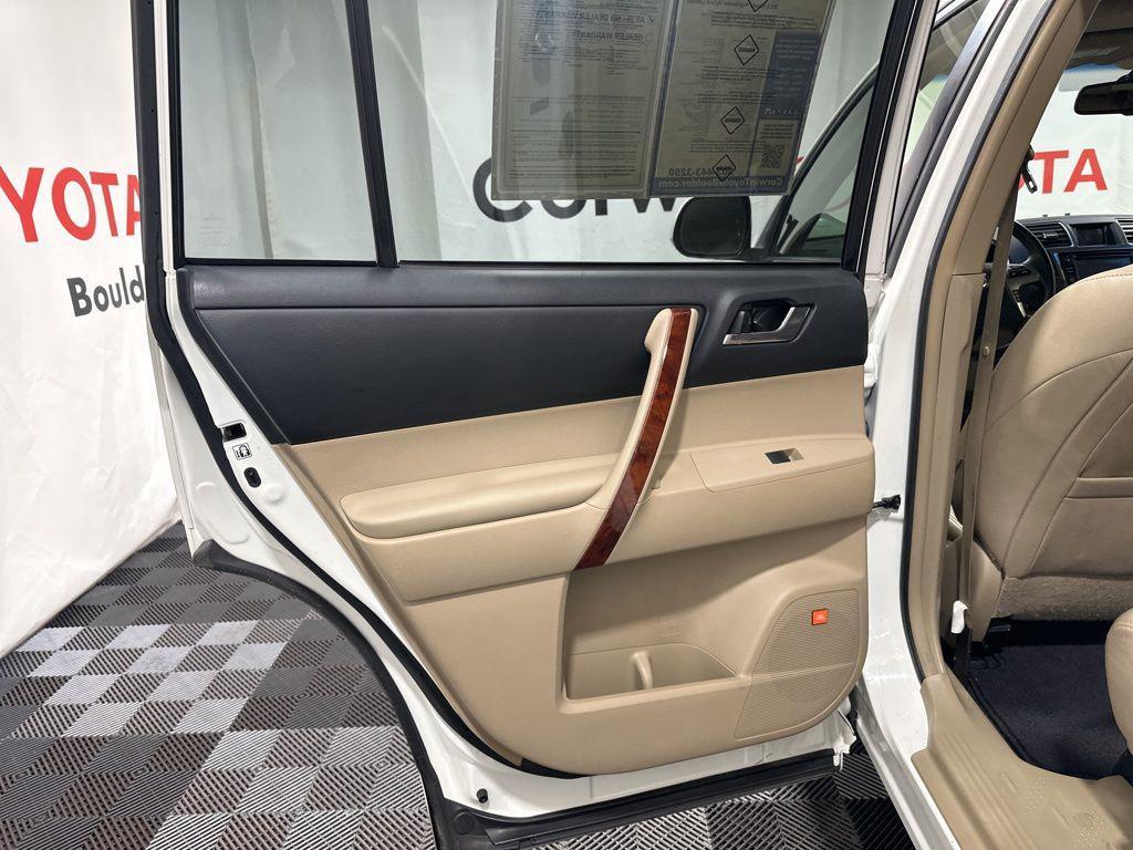 used 2013 Toyota Highlander Hybrid car, priced at $19,000