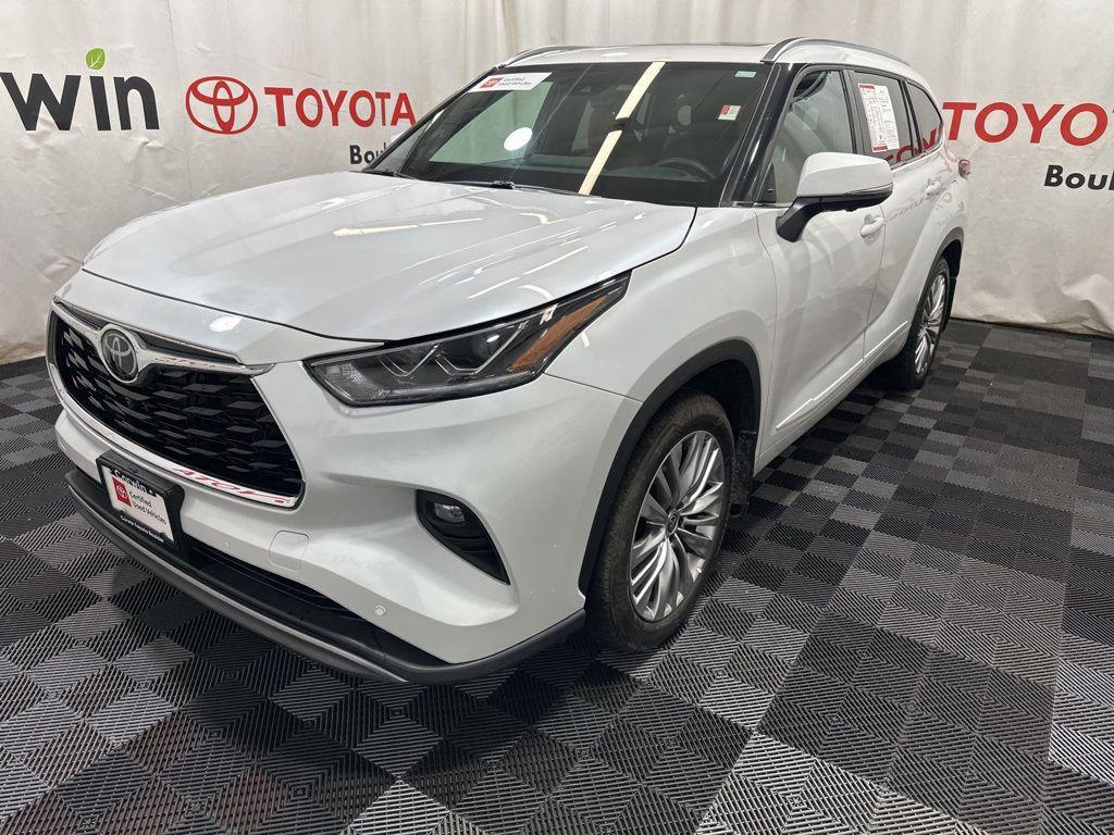 used 2025 Toyota Highlander car, priced at $51,450