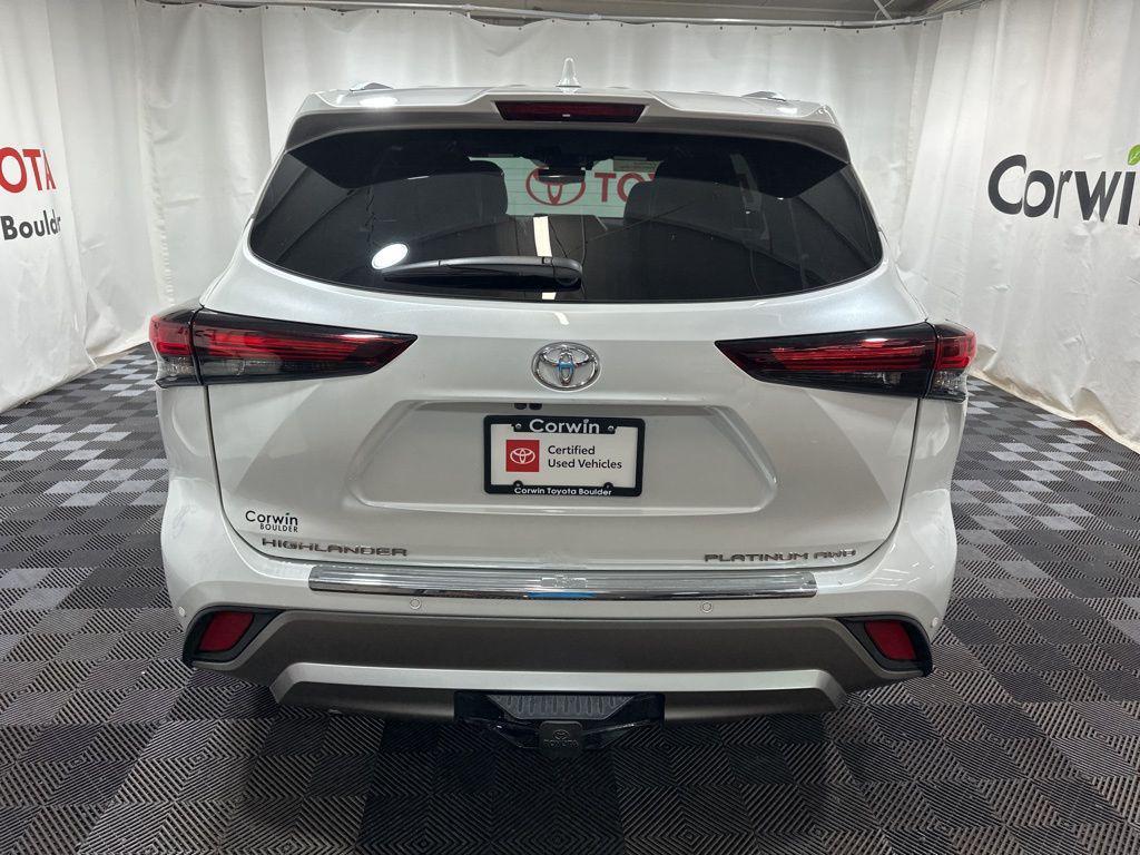 used 2025 Toyota Highlander car, priced at $51,450