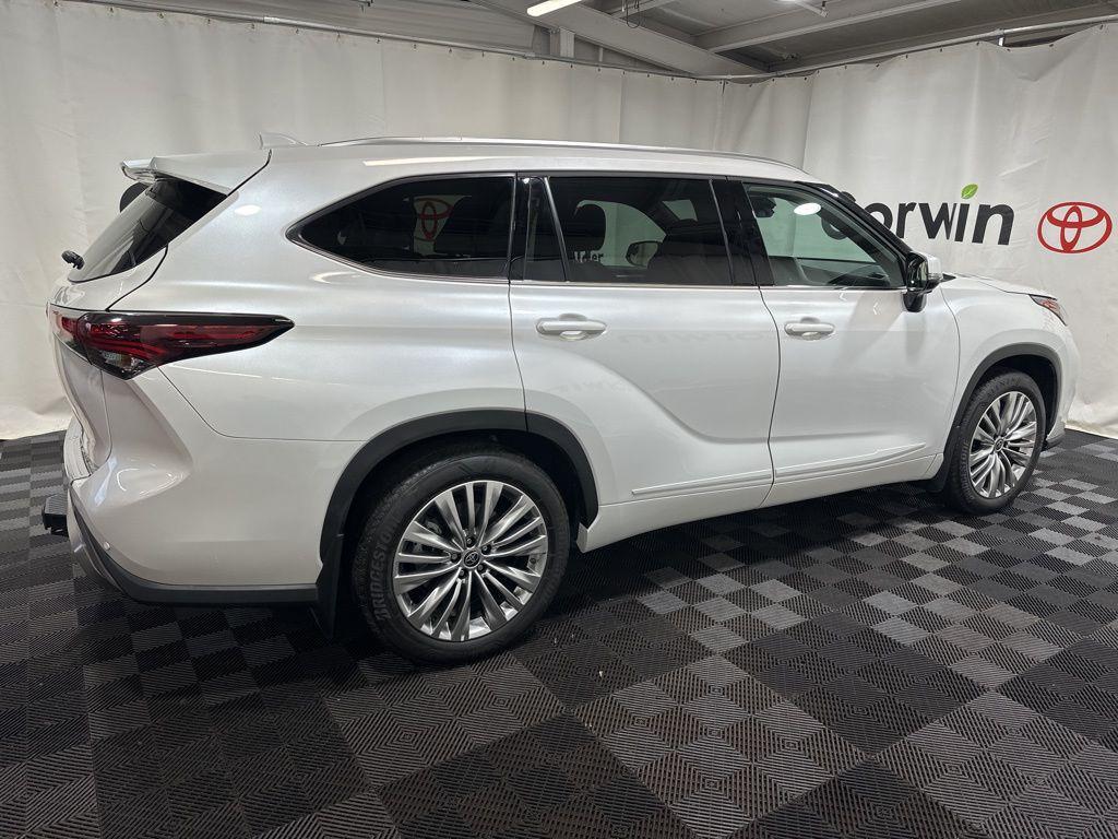 used 2025 Toyota Highlander car, priced at $51,450