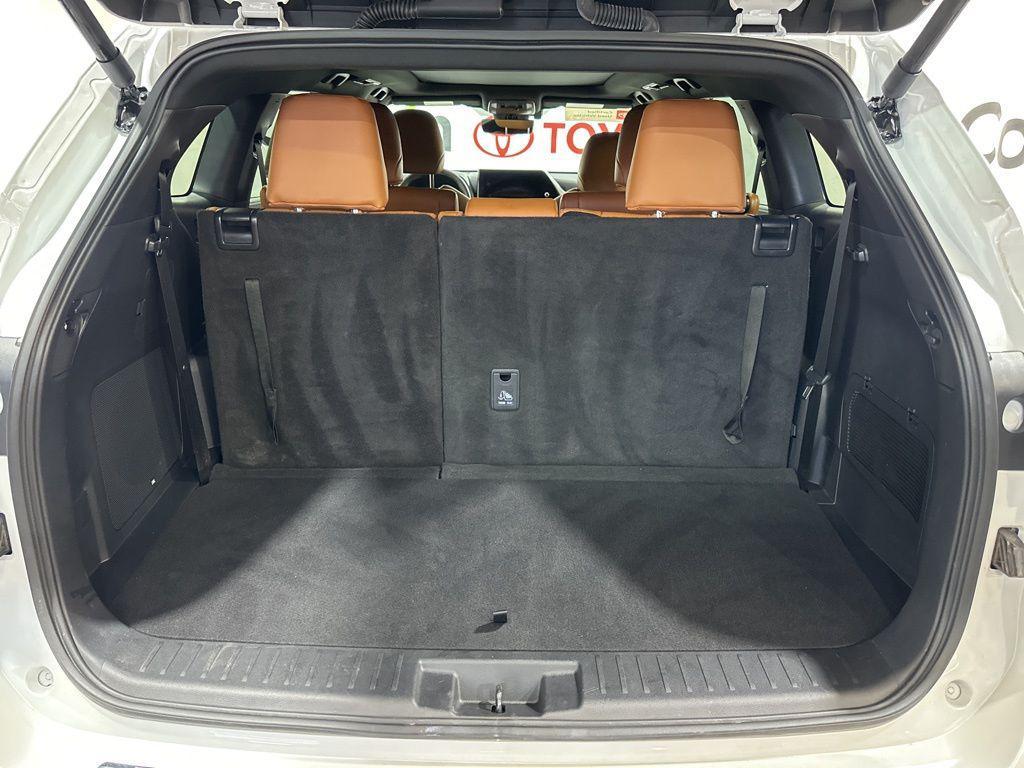 used 2025 Toyota Highlander car, priced at $51,450