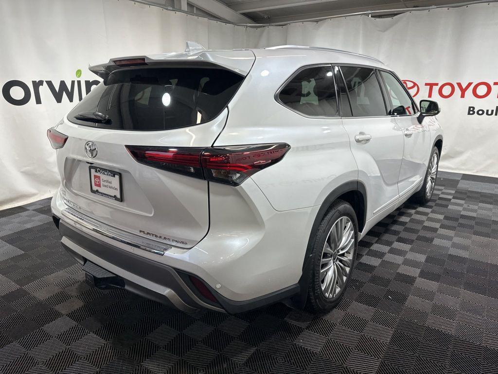 used 2025 Toyota Highlander car, priced at $51,450