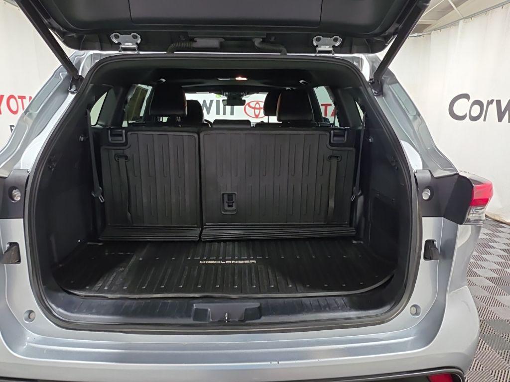 used 2021 Toyota Highlander car, priced at $30,500
