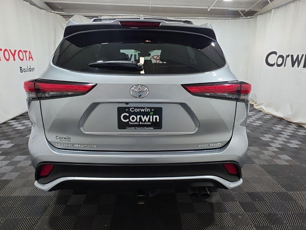 used 2021 Toyota Highlander car, priced at $30,500