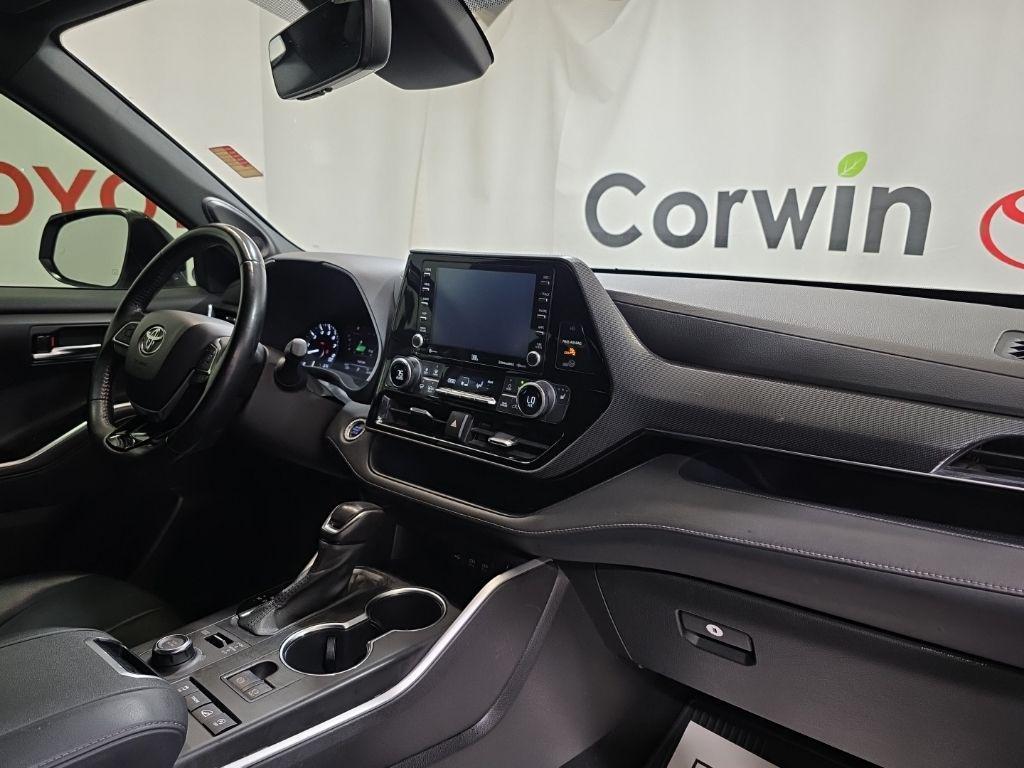 used 2021 Toyota Highlander car, priced at $30,500