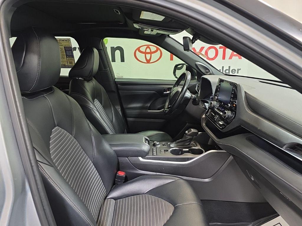 used 2021 Toyota Highlander car, priced at $30,500