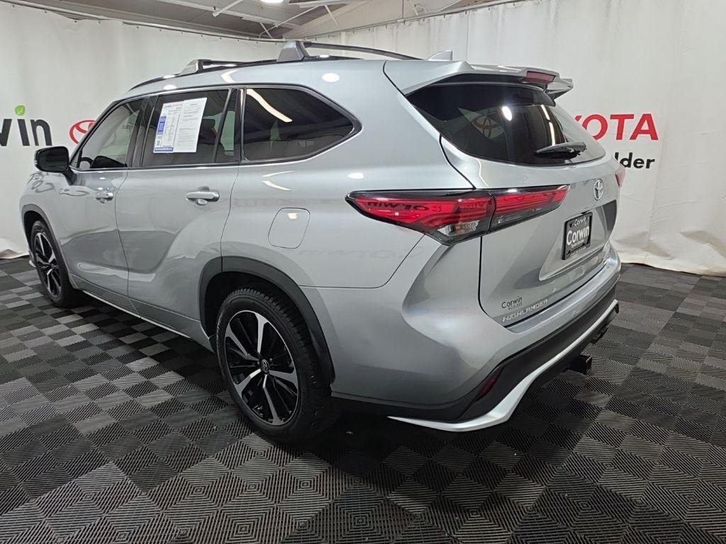 used 2021 Toyota Highlander car, priced at $30,500