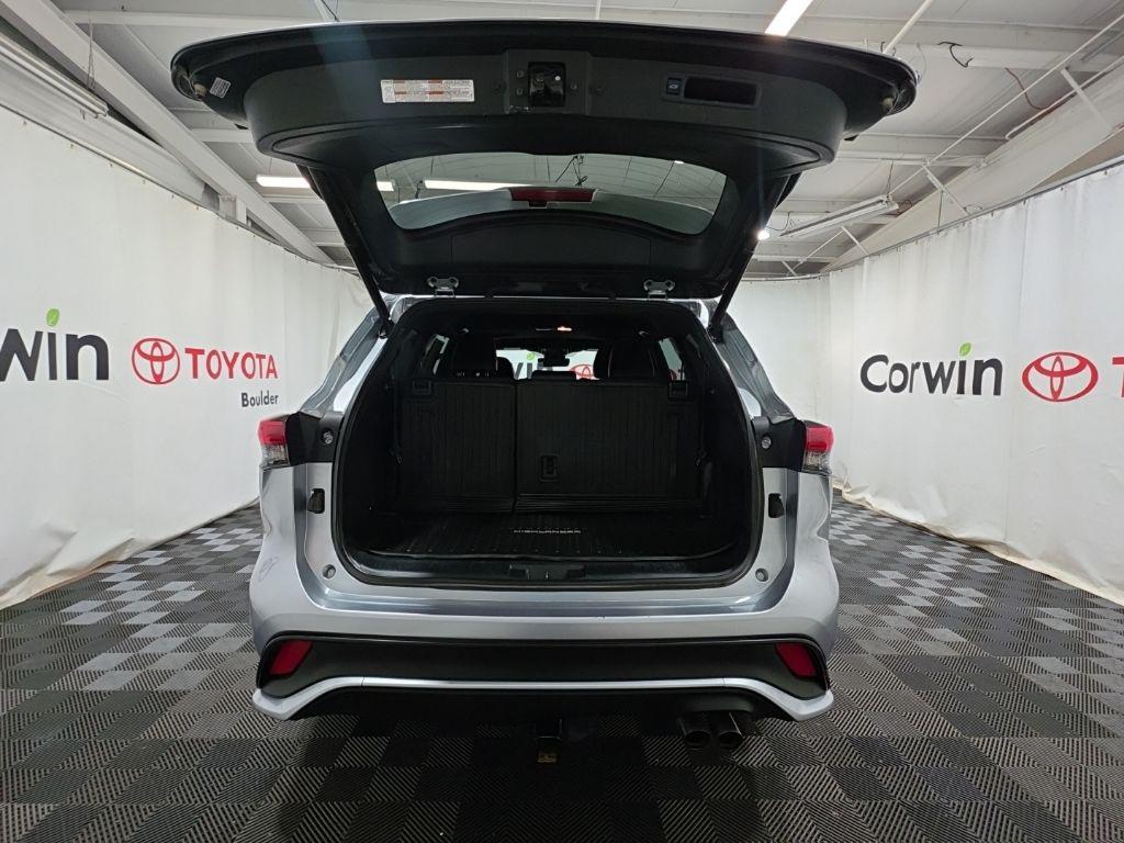 used 2021 Toyota Highlander car, priced at $30,500