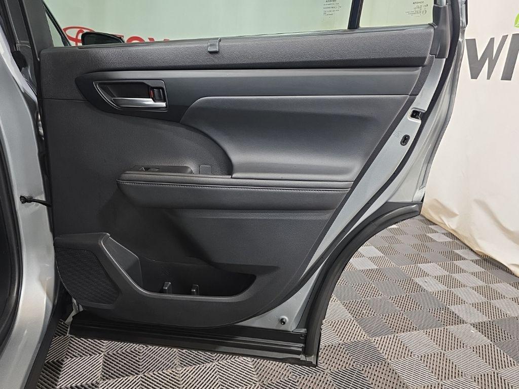 used 2021 Toyota Highlander car, priced at $30,500