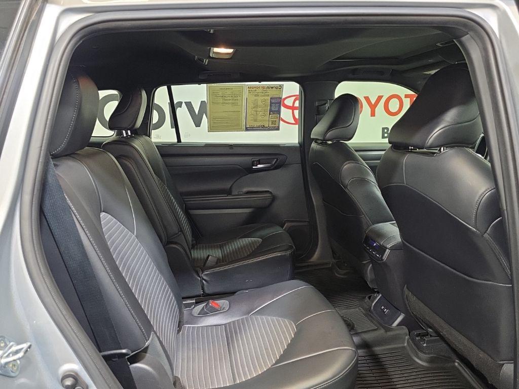 used 2021 Toyota Highlander car, priced at $30,500