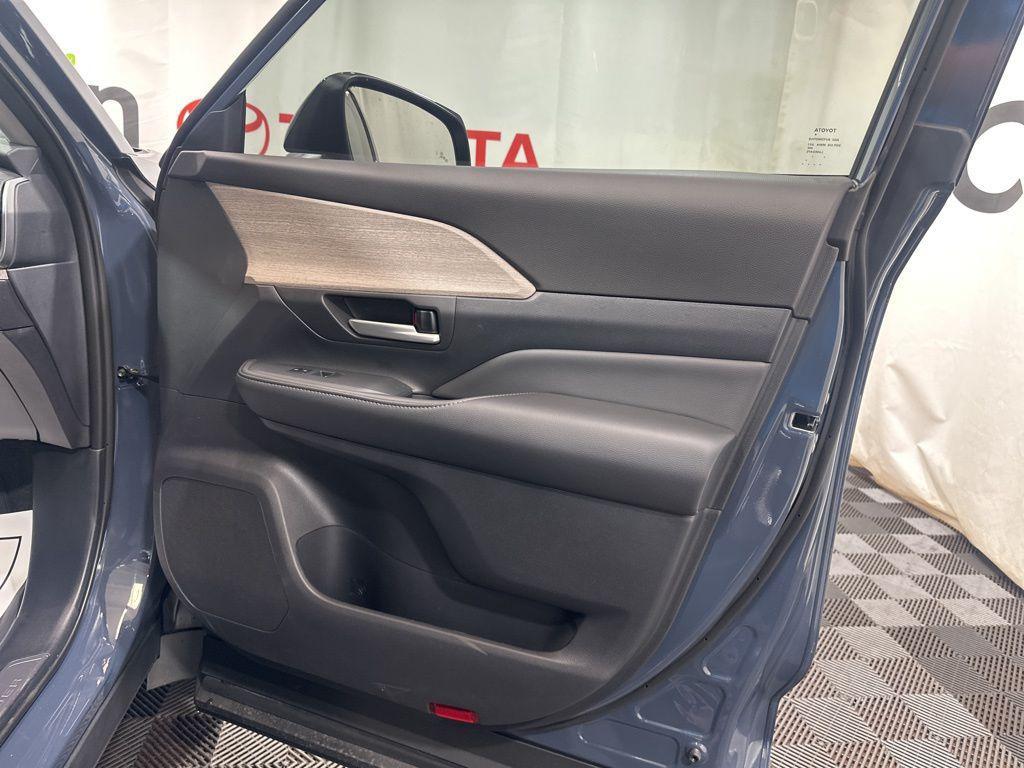 new 2026 Toyota Grand Highlander car, priced at $53,428