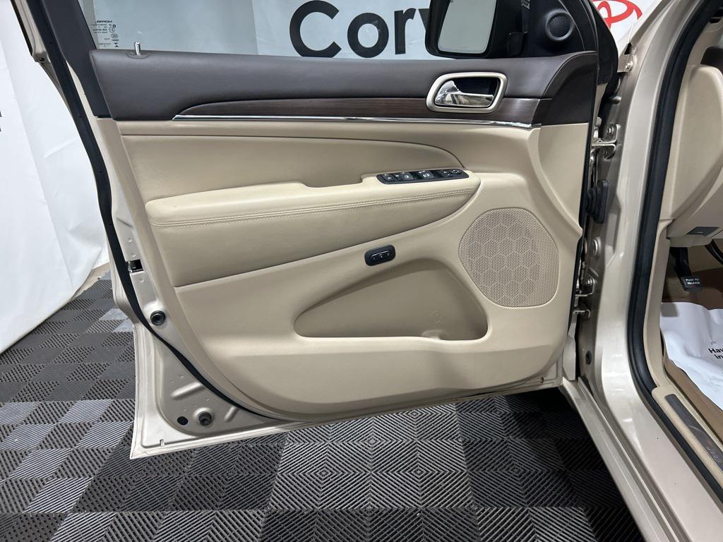 used 2014 Jeep Grand Cherokee car, priced at $16,500