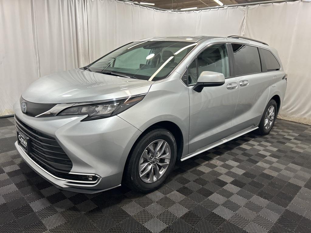 used 2024 Toyota Sienna car, priced at $43,900