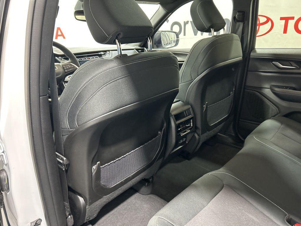 used 2024 Jeep Grand Cherokee car, priced at $32,400