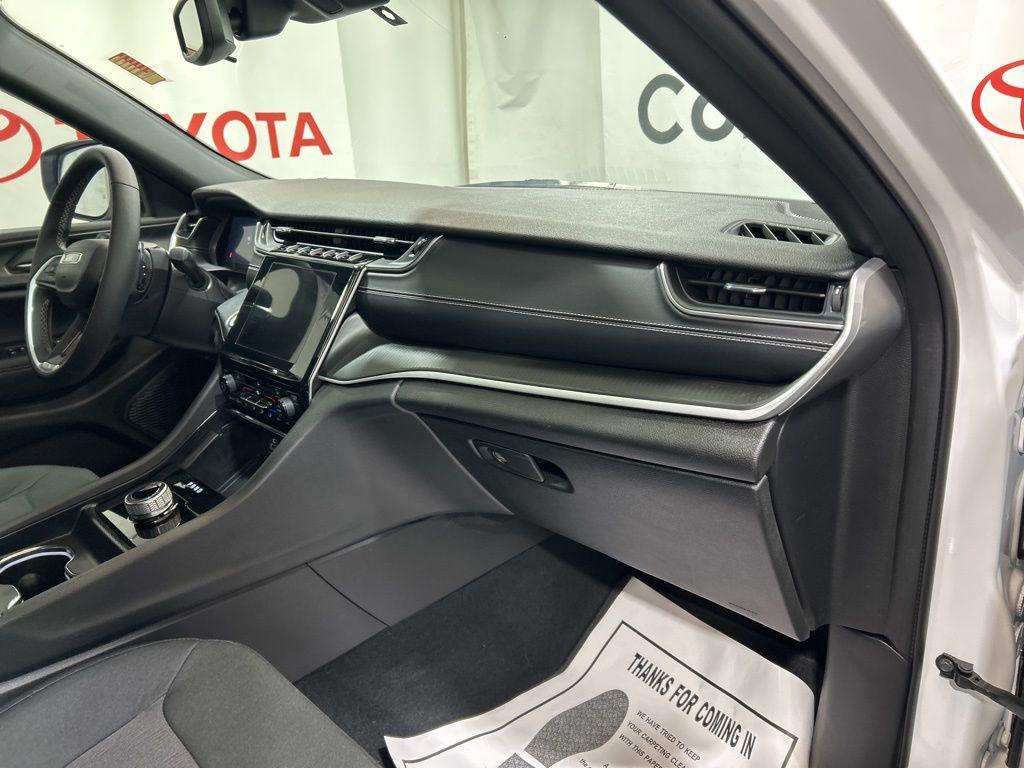 used 2024 Jeep Grand Cherokee car, priced at $32,400