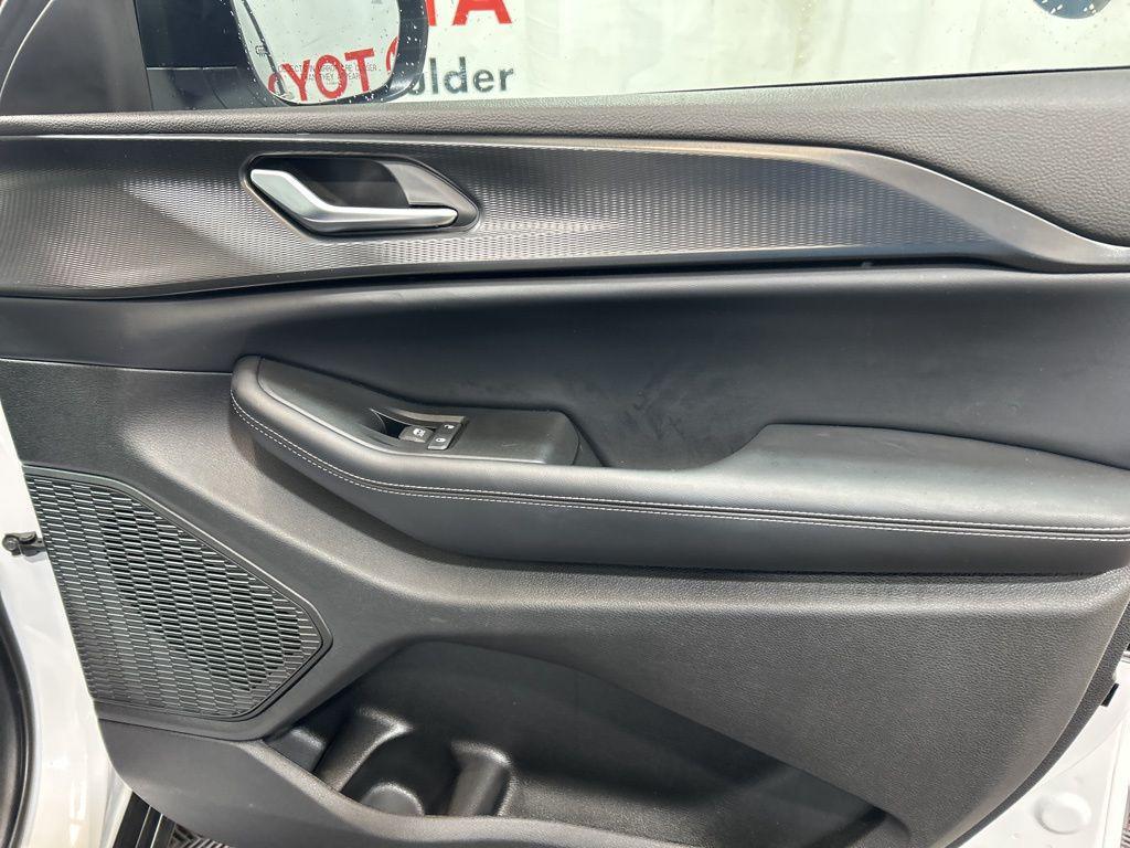 used 2024 Jeep Grand Cherokee car, priced at $32,400