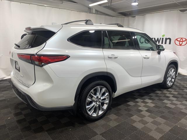 used 2023 Toyota Highlander car, priced at $42,900