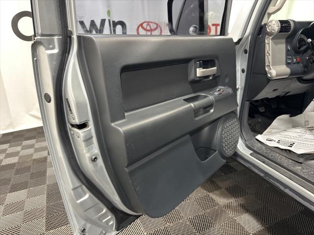 used 2007 Toyota FJ Cruiser car, priced at $13,250