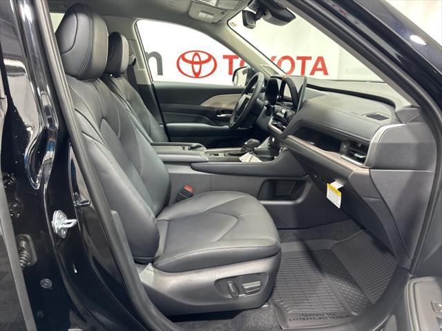 new 2025 Toyota Grand Highlander car, priced at $52,672