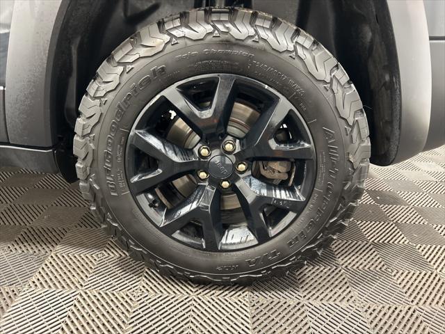 used 2016 Jeep Cherokee car, priced at $15,500