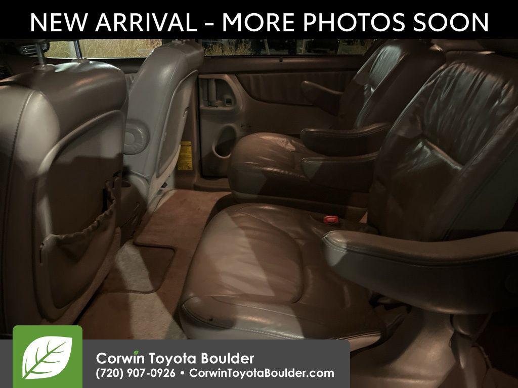 used 2006 Toyota Sienna car, priced at $7,000
