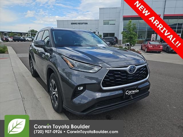 used 2021 Toyota Highlander Hybrid car, priced at $40,000