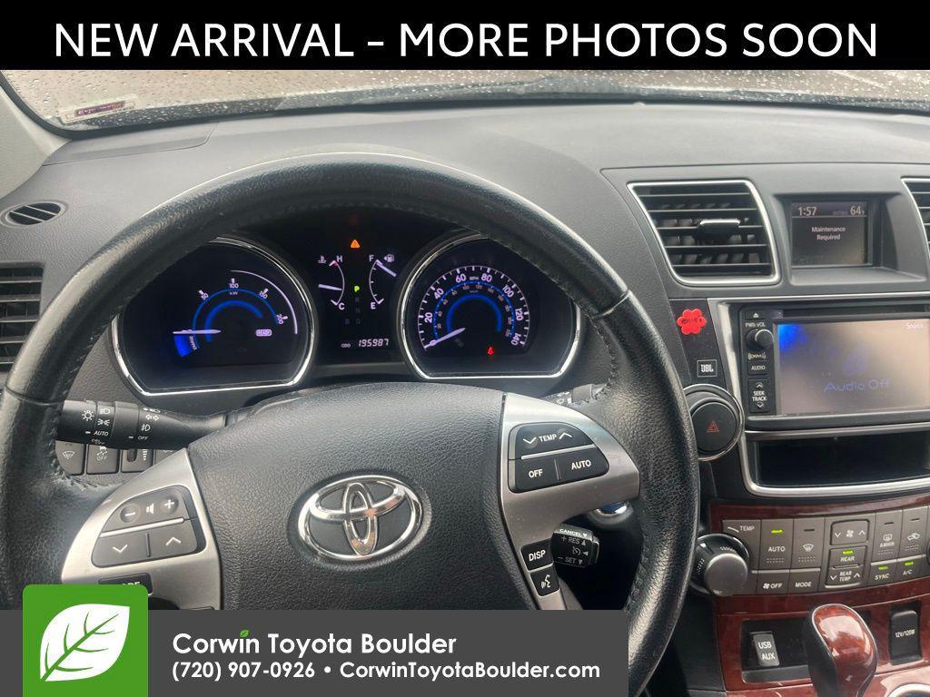 used 2013 Toyota Highlander Hybrid car, priced at $11,900