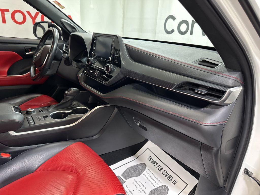 used 2021 Toyota Highlander car, priced at $29,900
