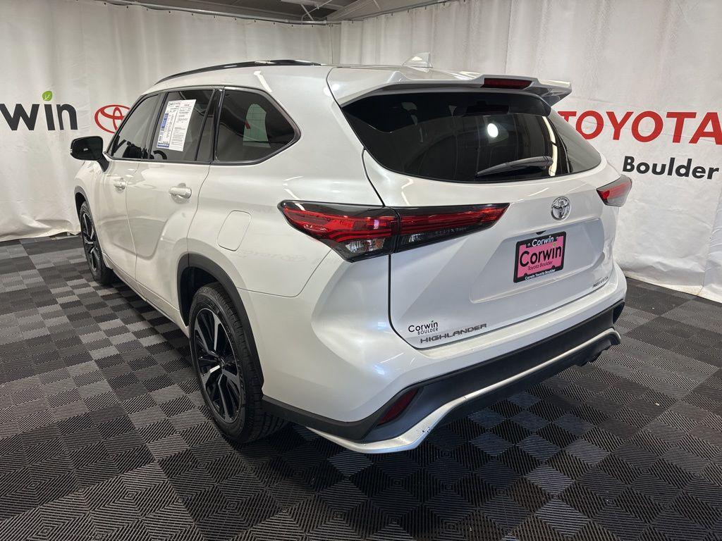 used 2021 Toyota Highlander car, priced at $29,900