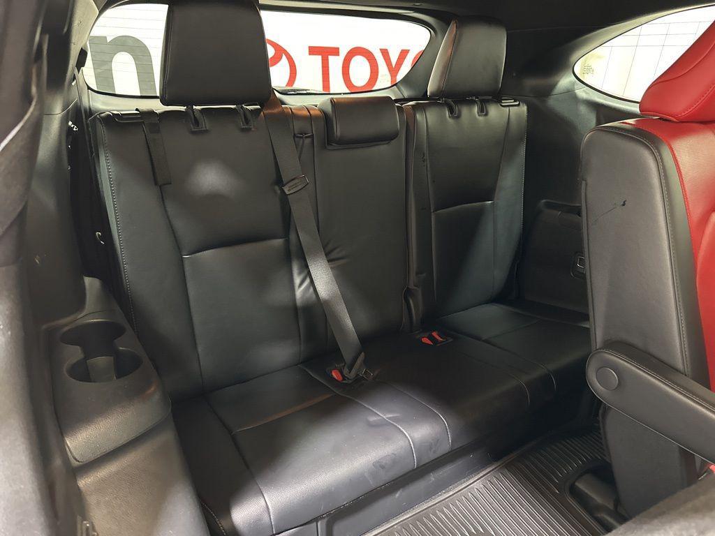 used 2021 Toyota Highlander car, priced at $29,900