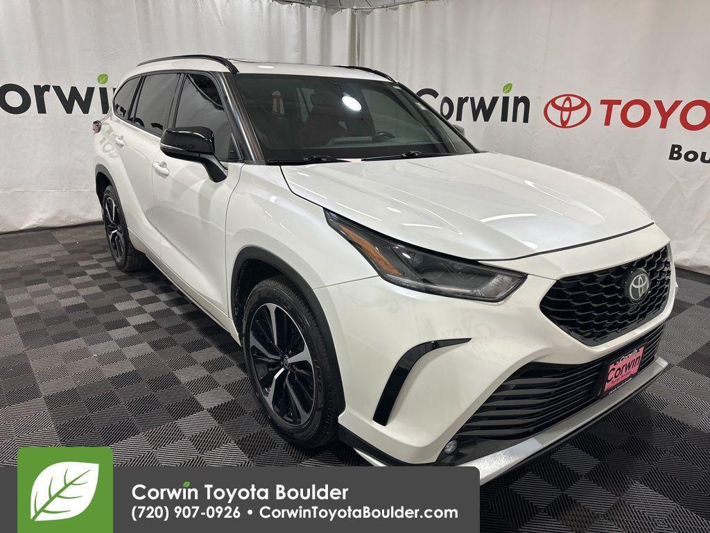 used 2021 Toyota Highlander car, priced at $29,900