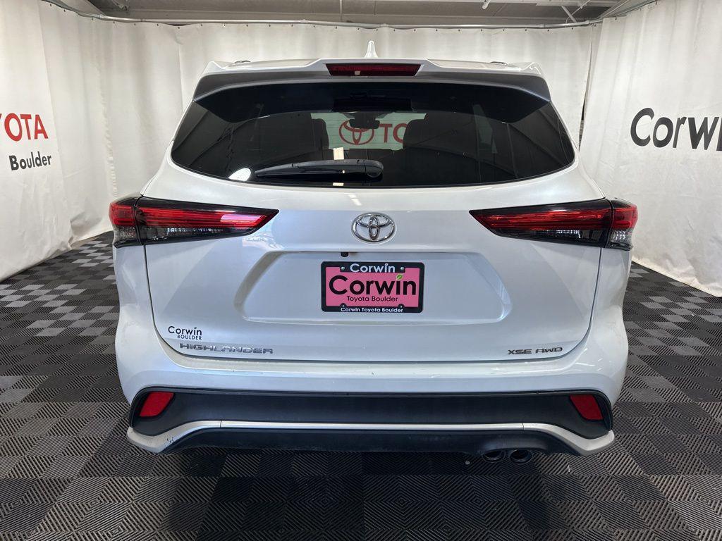 used 2021 Toyota Highlander car, priced at $29,900